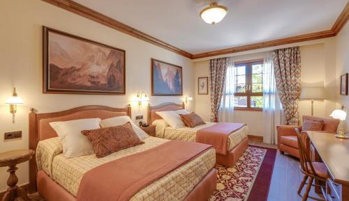 Superior Room with Access to PortAventura Park + 1 access to Ferrari Land