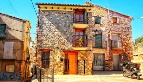 Two-Bedroom Townhouse with Mountain View