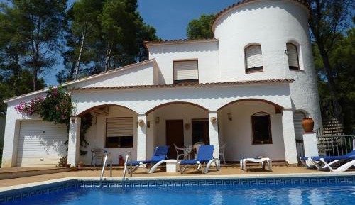 Villa with Garden View