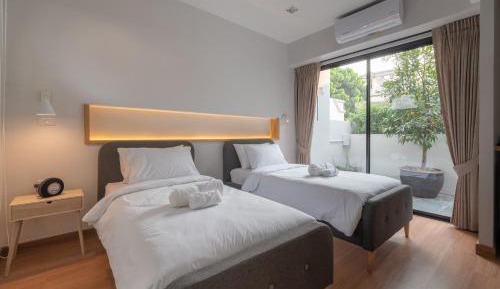 Twin Room with Private Bathroom