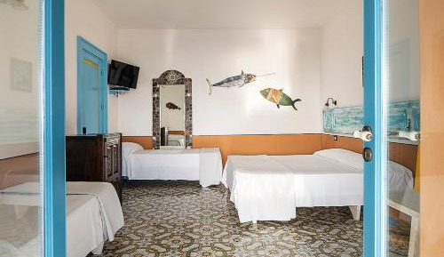 Deluxe Quadruple Room with Terrace and Sea View
