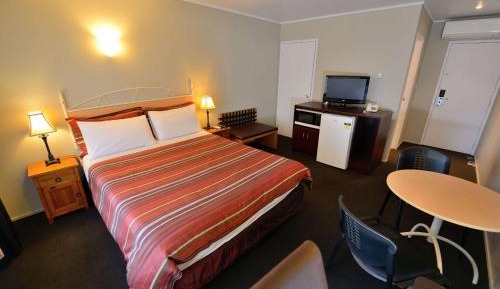 Deluxe Queen Room