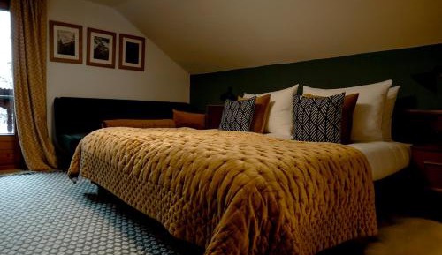 Triple Room with Shared Bathroom