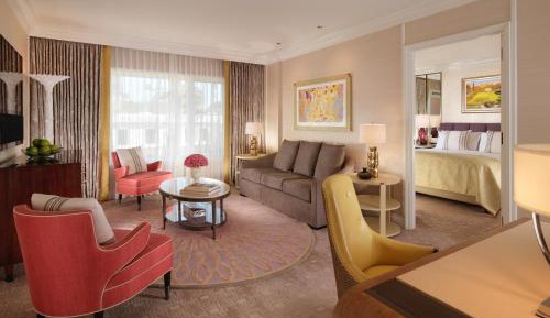 Junior Beverly Hills Suite