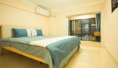 Apartment with Balcony