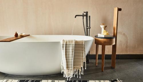 Mangrove Studio with Plunge Pool - 2 Queens
