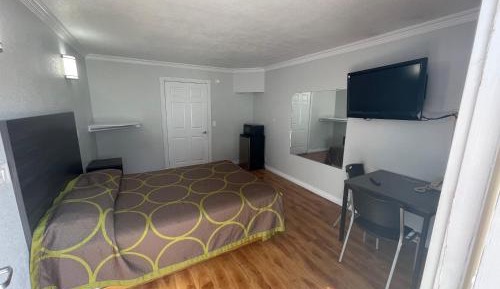 Queen Room - Disability Access