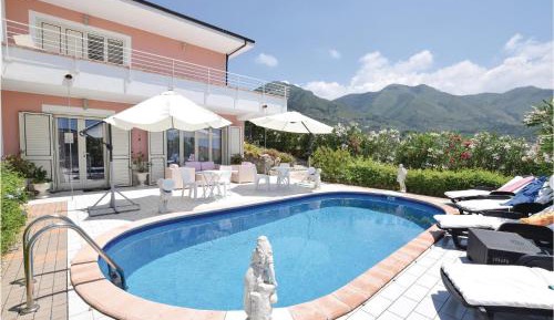 Six-Bedroom Holiday Home