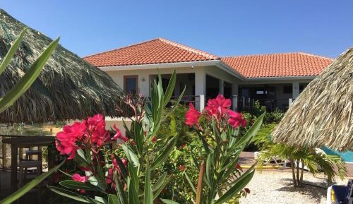 Six-Bedroom Villa 