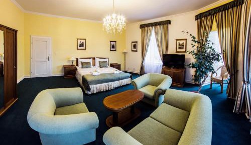 Family Suite with Castle View