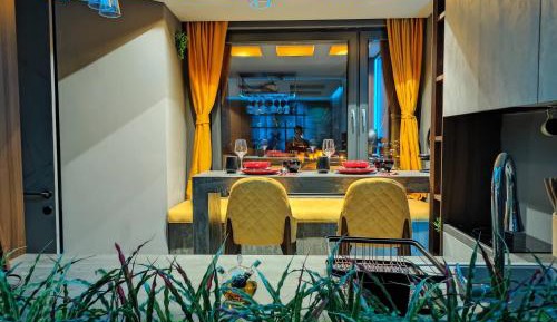 Superior One-Bedroom Apartment with Balcony