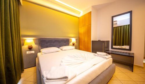 Double or Twin Room with Balcony and Sea View