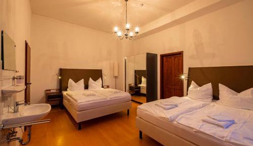Classic Quadruple Room