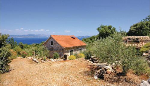 One-Bedroom Holiday Home
