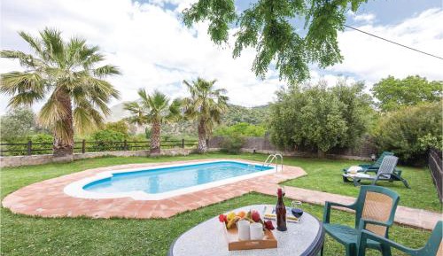 One-Bedroom Holiday Home