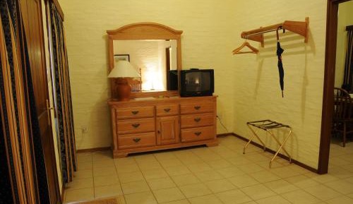 One-Bedroom Bungalow (2 Adults)