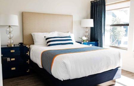 Queen Suite with Sea View