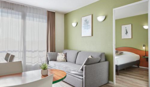 One-Bedroom Apartment (4 Adults)