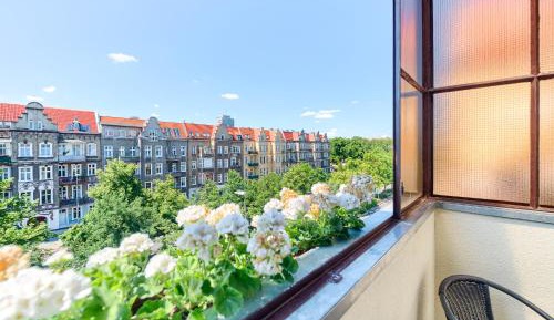 Studio with Balcony
