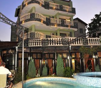 One-Bedroom Suite (4 Adults) with Sea View and Free Parking