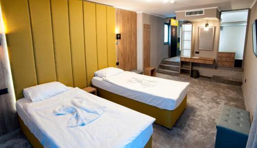 Double Room (2 Adults + 1 Child )