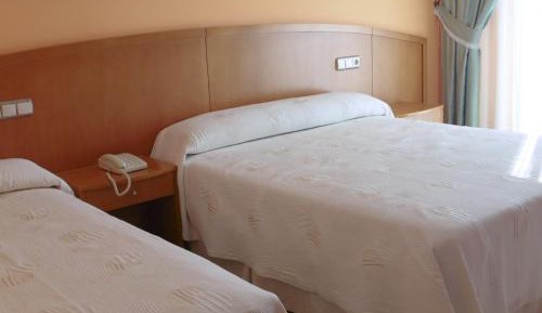Triple Room with Sea View
