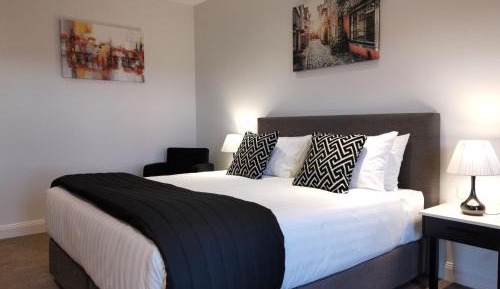 Deluxe King Room