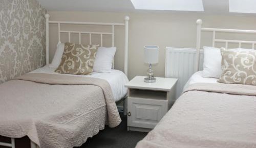 Twin Room with Shared Bathroom