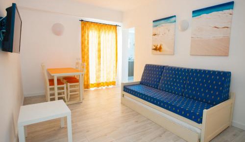One-Bedroom Apartment with Air Conditioned