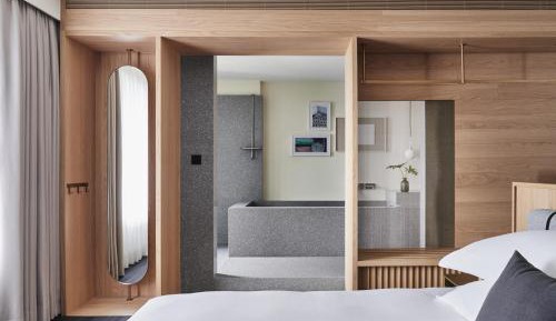 King Suite with City View