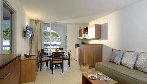 2-Room Apartment Level 1 or 2 / 4 to 5 people