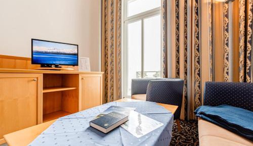 Family Apartment with Balcony - Sea View