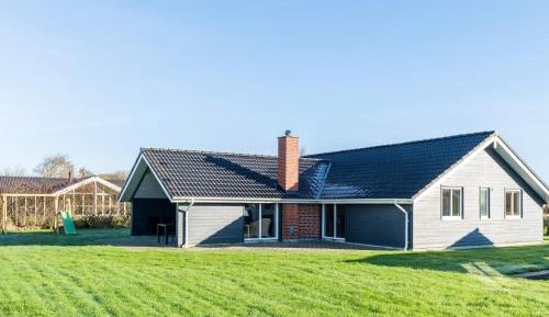 Three-Bedroom Holiday Home 
