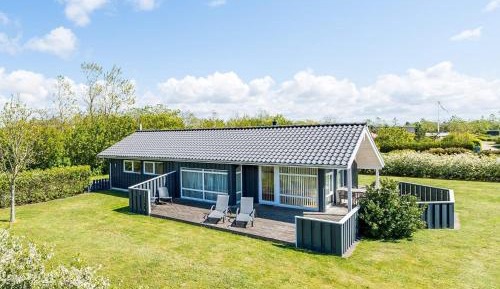 Three-Bedroom Holiday Home 