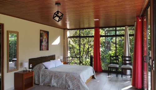 Apartment with Mountain View