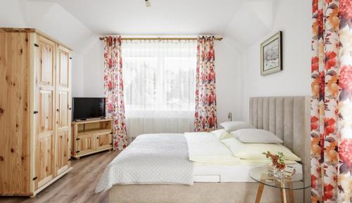 Studio (4 Adults)