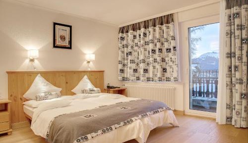 Junior Suite with Mountain View