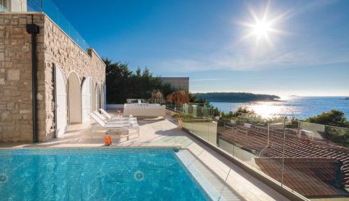 Villa - Beach Front