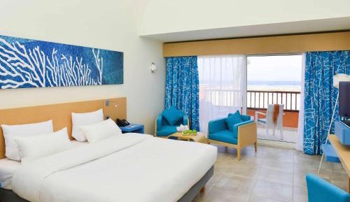 Standard Queen Room - Pool Side