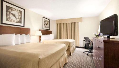 Standard Queen Room - Non-Smoking