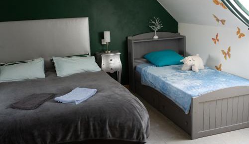 Family Room with Garden View