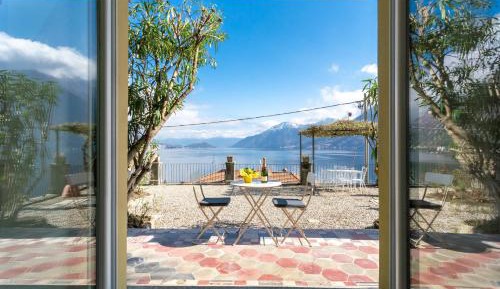 Apartment with Lake View