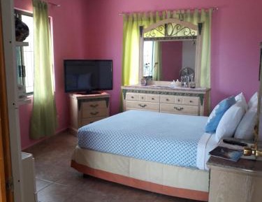 Deluxe Room (2 Adults + 1 Child)
