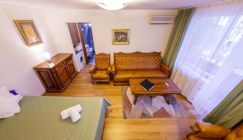 Deluxe Apartment