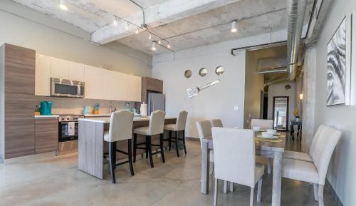 Modern 3BR Loft |Pool+Views+Valet