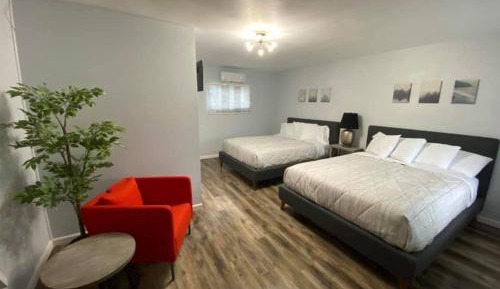 Deluxe Queen Room