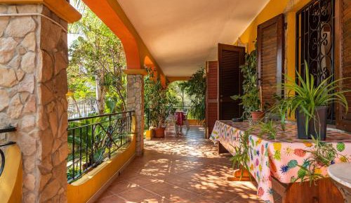 Superior One-Bedroom Apartment