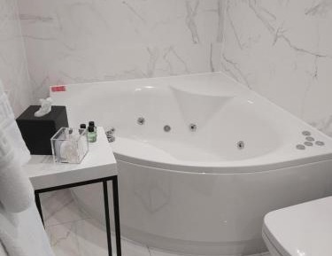 Suite with Spa Bath