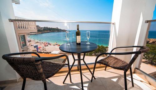 Deluxe Double or Twin Room with Balcony and Sea View