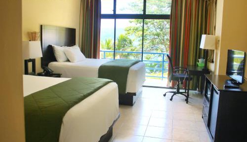Deluxe Queen Room